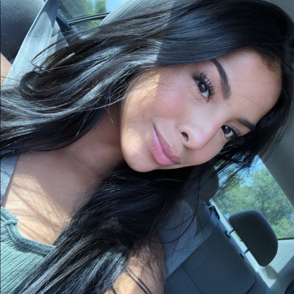 Meet your Posher, Alyssa